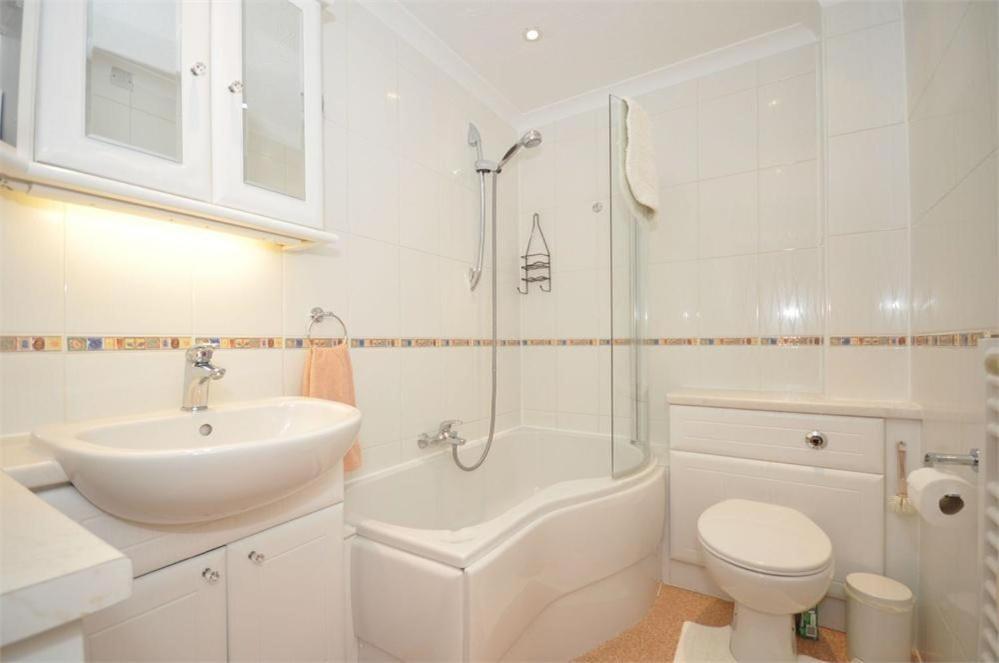 Thames View Apartments 스테인스 외부 사진