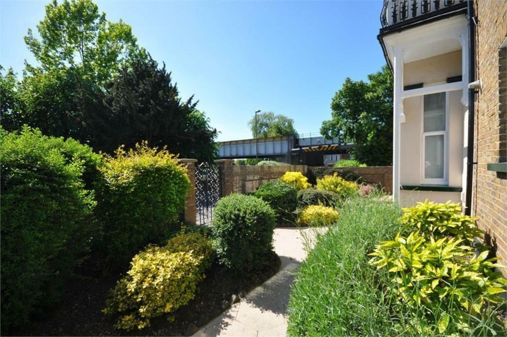 Thames View Apartments 스테인스 외부 사진